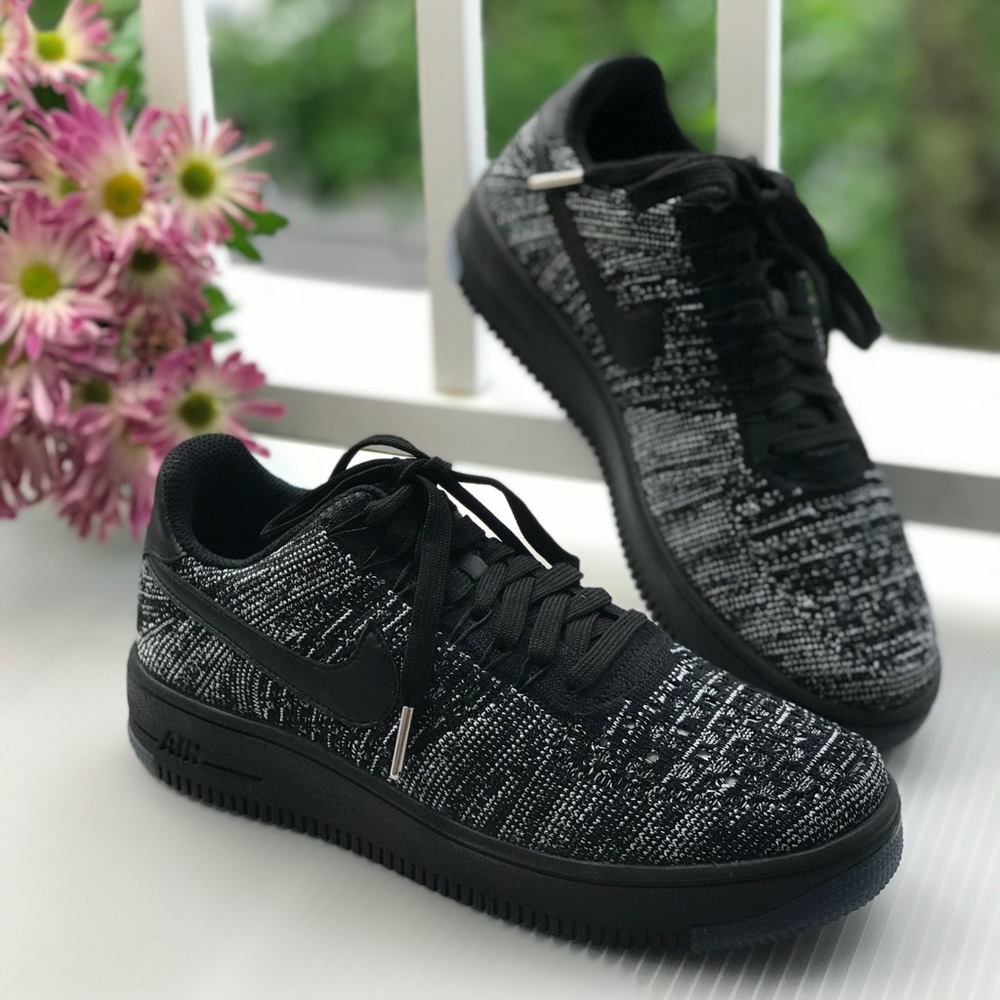 NWT Nike Air Force 1 Flyknit Low Black/White WMNS